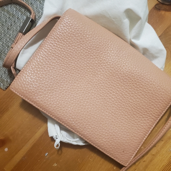 Aritzia Auxiliary Crossbody bag - Picture 4 of 16